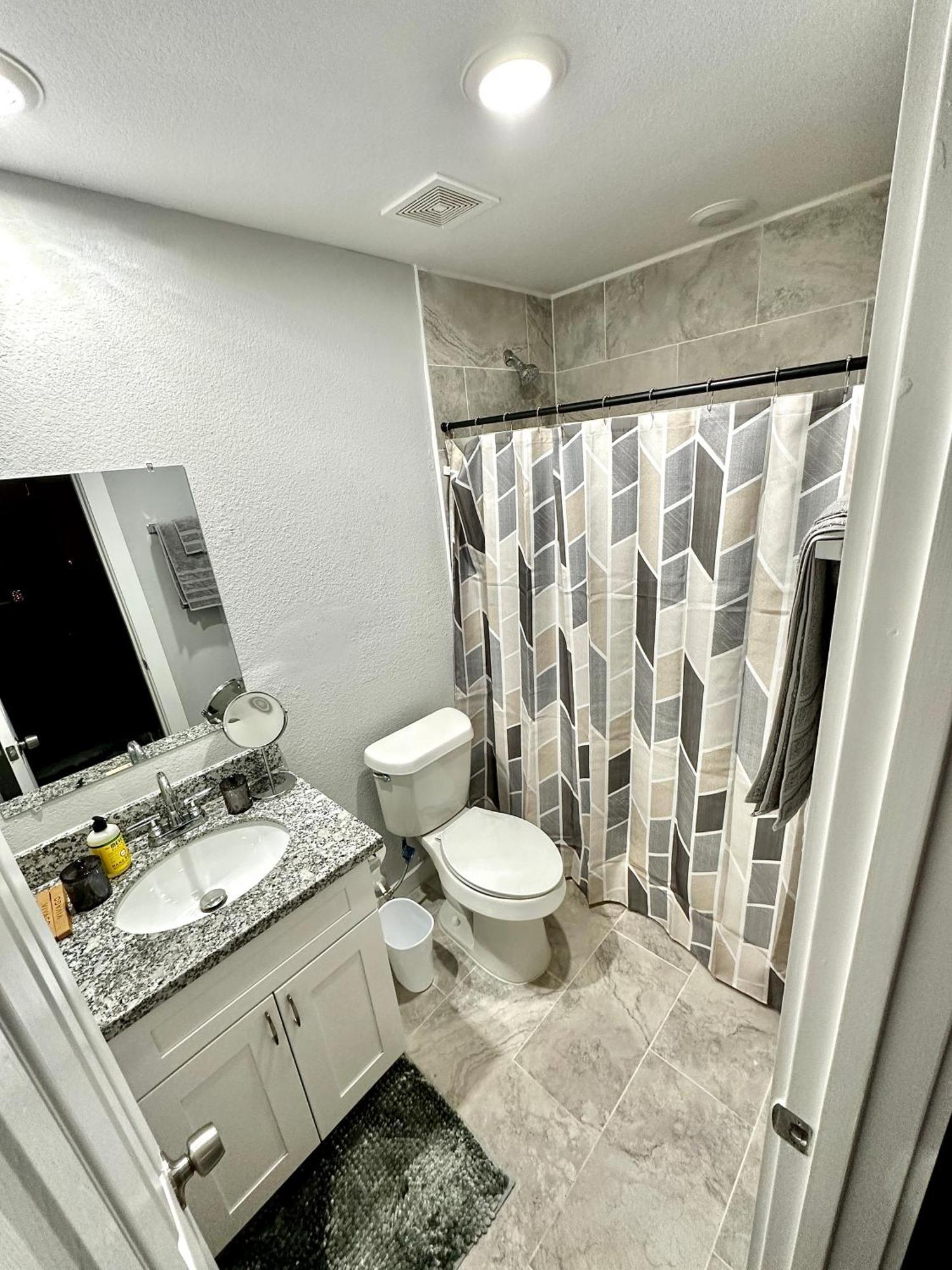 Royceluxe Kingsuite Vacation Holiday home